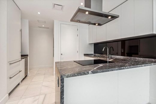 マイアミ, Miami-Dade Countyのアパートメント・コンプレックス