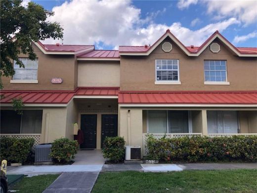 Townhouse in Hialeah, Miami-Dade