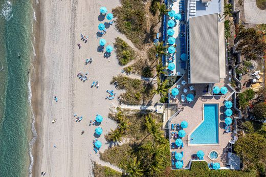 Residential complexes in Highland Beach, Palm Beach