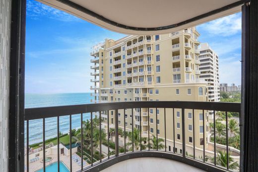 Residential complexes in Palm Beach Shores, Palm Beach