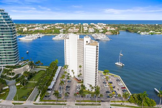 Residential complexes in West Palm Beach, Palm Beach