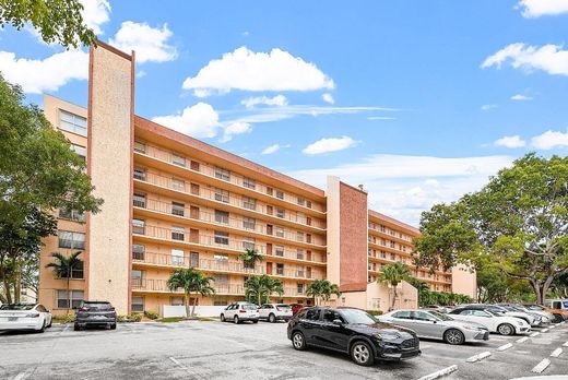 Residential complexes in Delray Beach, Palm Beach