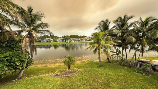 Villa in Pembroke Pines, Broward County