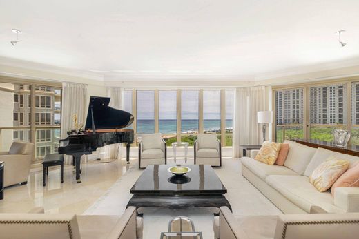 Residential complexes in Palm Beach Shores, Palm Beach