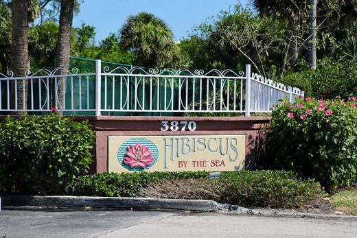 Residential complexes in Hutchinson Island South, Saint Lucie County