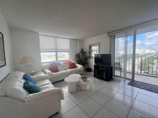 Residential complexes in Pompano Beach, Broward County