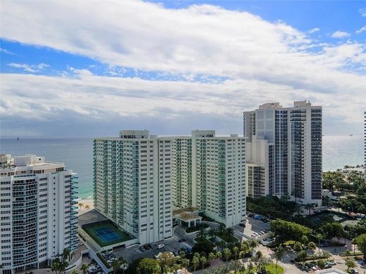 Residential complexes in Fort Lauderdale, Broward County