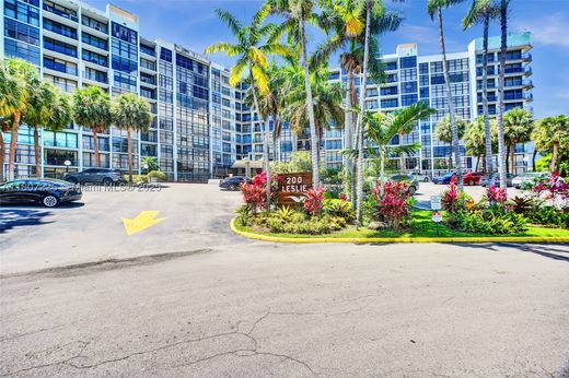 Wohnkomplexe in Hallandale Beach, Broward County
