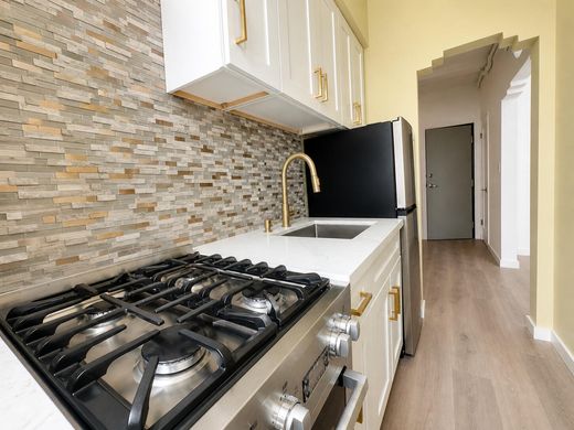 Residential complexes in Miami Beach, Miami-Dade