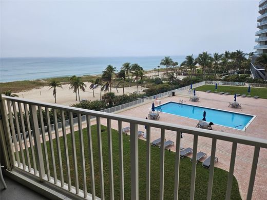 Residential complexes in Pompano Beach, Broward County