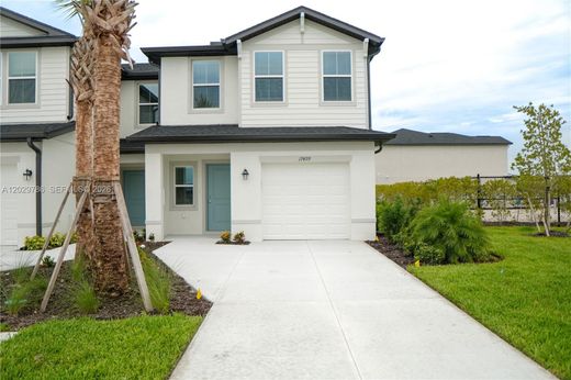 Townhouse in Fort Myers, Lee County