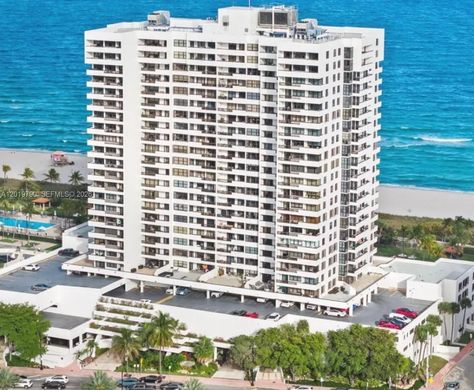 Residential complexes in Miami Beach, Miami-Dade