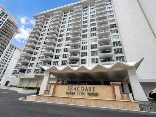 Residential complexes in Miami Beach, Miami-Dade