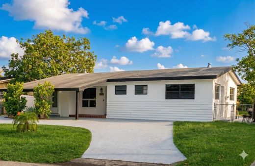 Villa in Hallandale, Broward County