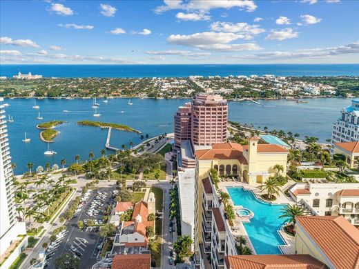 Residential complexes in West Palm Beach, Palm Beach