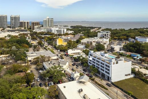 Kamienica w Miami, Miami-Dade County