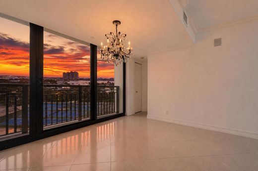 Wohnkomplexe in Palm Beach Shores, Palm Beach County