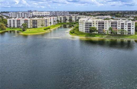 Complesso residenziale a Doral, Miami-Dade County