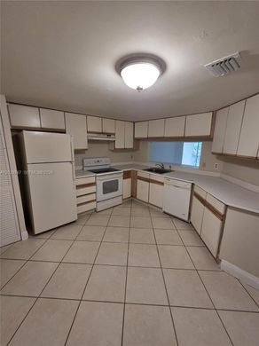 Kamienica w Coral Springs, Broward County