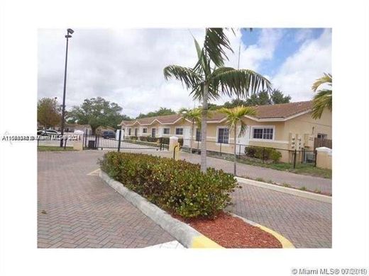 Residential complexes in Pembroke Park, Broward County