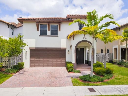 Villa - Doral, Miami-Dade County