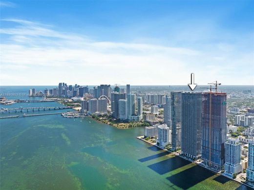 マイアミ, Miami-Dade Countyのアパートメント・コンプレックス