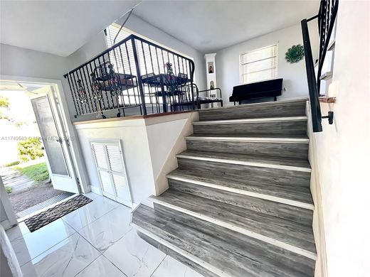 Pembroke Pines, Broward Countyのアパートメント・コンプレックス