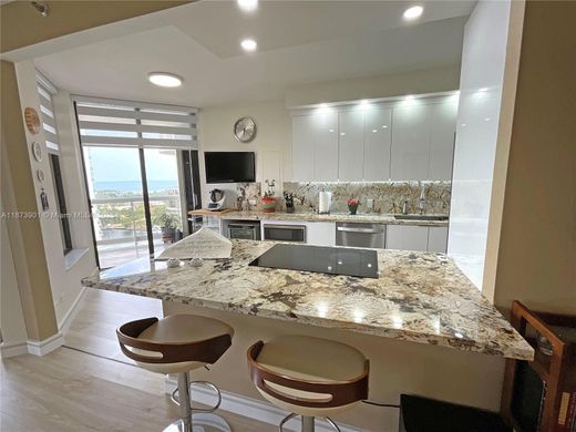 Kamienica w Aventura, Miami-Dade County