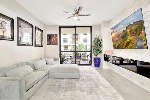 Residential complexes in West Palm Beach, Palm Beach