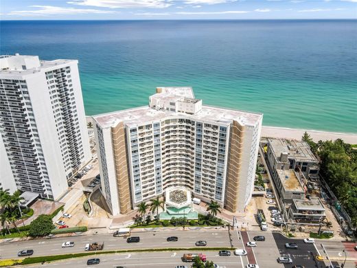 Residential complexes in Hallandale, Broward County