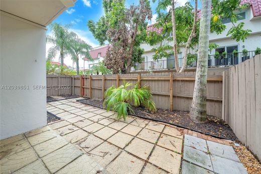 Жилой комплекс, Pinecrest, Miami-Dade County