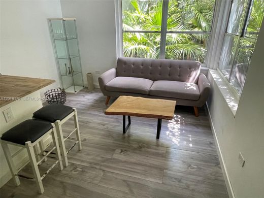 Residential complexes in Miami Beach, Miami-Dade