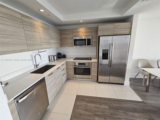 Complesso residenziale a Miami, Miami-Dade County