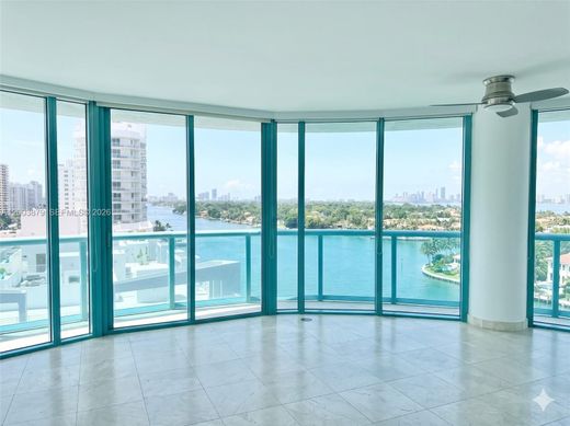 Residential complexes in Miami Beach, Miami-Dade