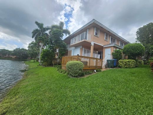 Townhouse - Oakland Park, Broward County