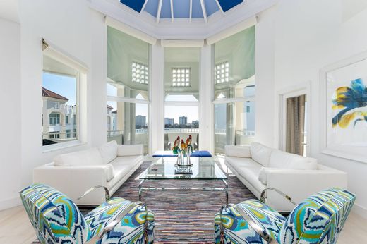 Residential complexes in Boca Raton, Palm Beach