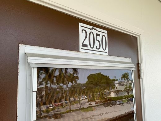 Residential complexes in Boca Raton, Palm Beach