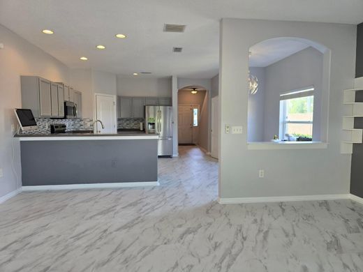 Townhouse in Tampa Springs Estates, Hillsborough County
