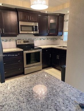 Kamienica w Pembroke Pines, Broward County