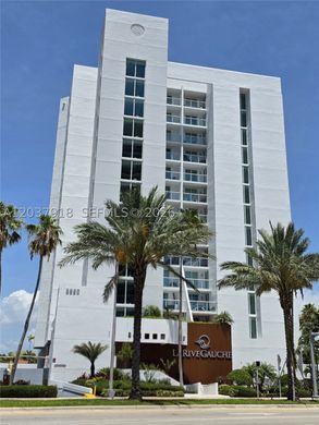 Residential complexes in Miami Beach, Miami-Dade