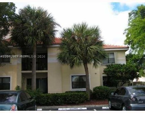Residential complexes in Hollywood, Broward County
