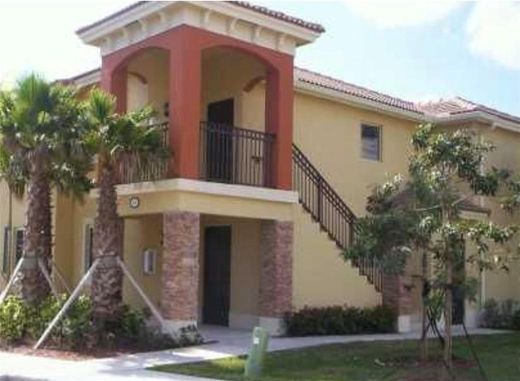 Residential complexes in Homestead, Miami-Dade