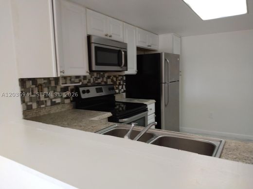 Residential complexes in Pembroke Pines, Broward County