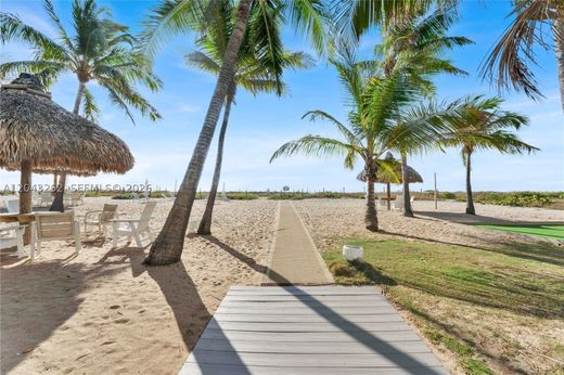 Residential complexes in Pompano Beach, Broward County