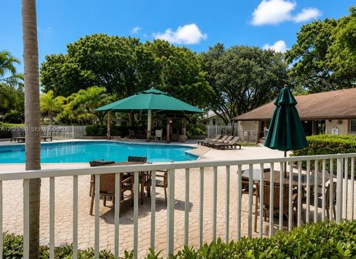 Townhouse - Oakland Park, Broward County