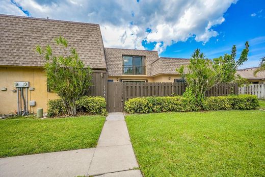 Palm Springs, Palm Beach Countyのタウンハウス