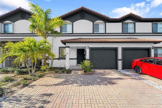 Townhouse in Sunrise, Broward County