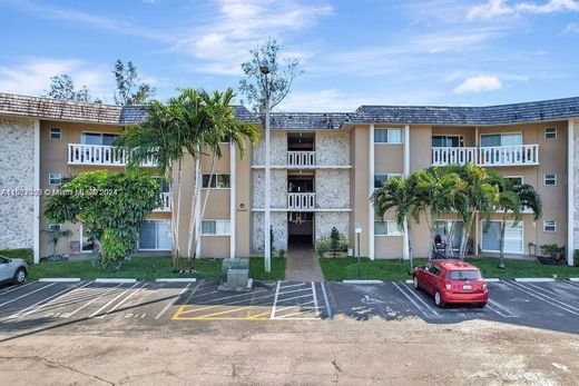 Komplex apartman Miami Lakes, Miami-Dade County