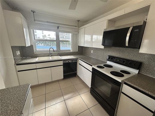 콘도미니엄 / Hallandale Beach, Broward County