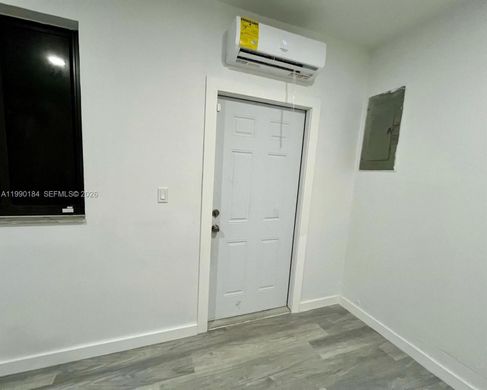 Residential complexes in Miami Terrace Mobile Home, Miami-Dade